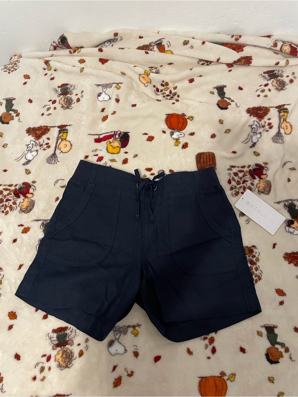 NWT Athleta Womens Casual Solid 100% Linen Shorts 2 Navy Blue Drawstring